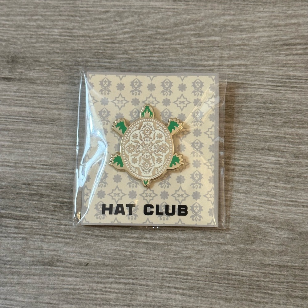 Hat Club Exclusive White Dome Turtle Enamel Pin Rare New Sealed